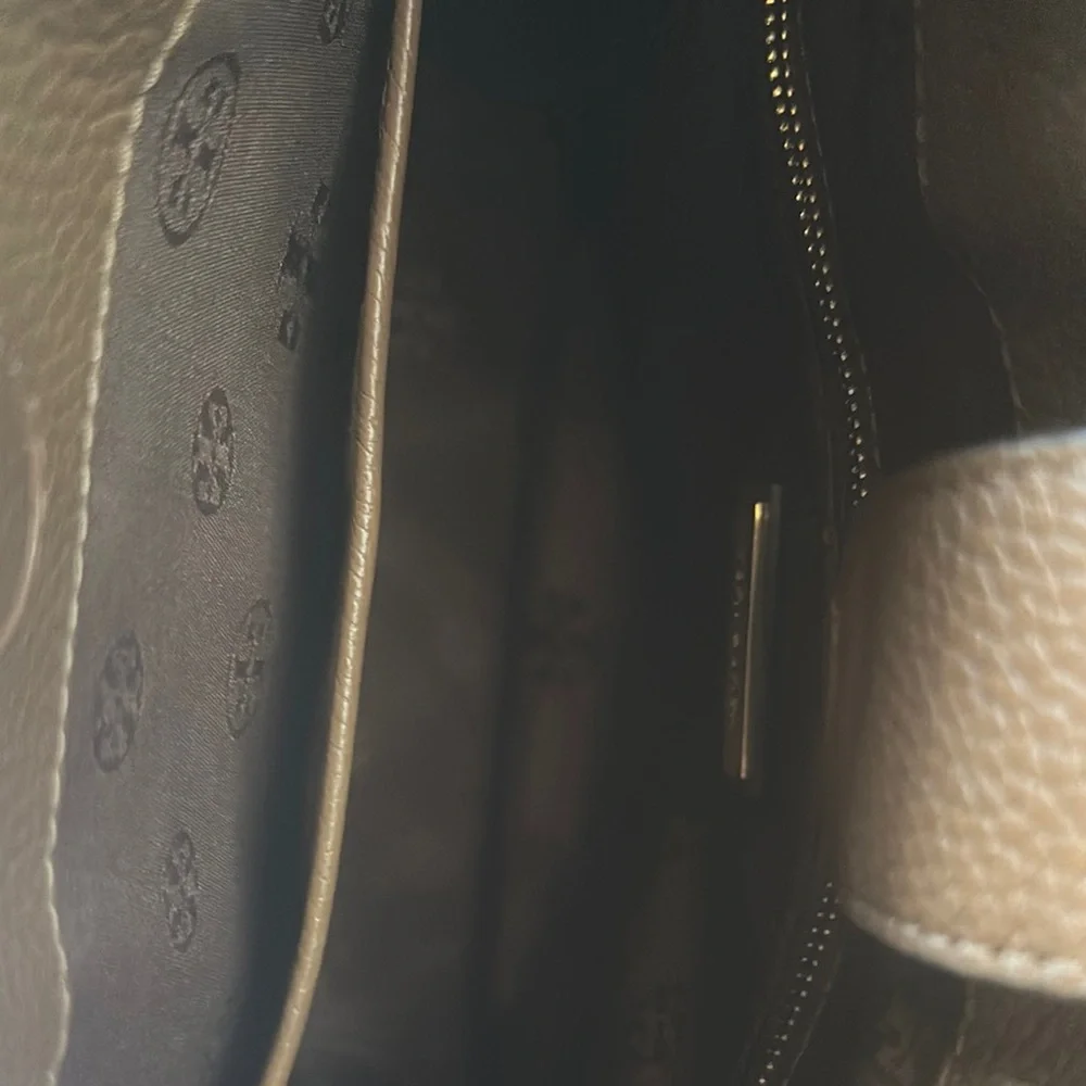 Tory Burch Tan Leather Shoulder Bag - Picture 6 of 7